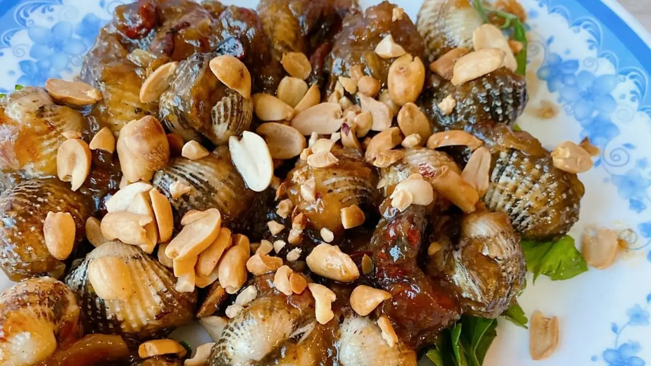 Cách làm sò huyết rang me chua ngọt đậm đà, không bị tanh